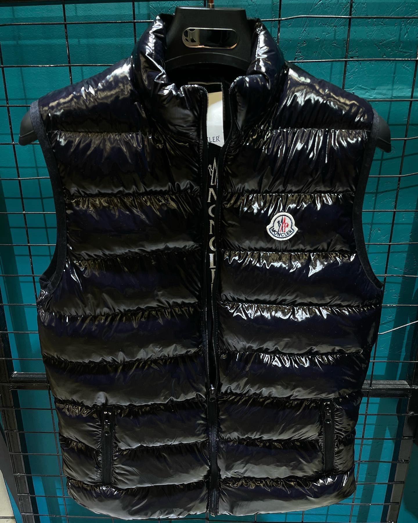 2 – MONCLER ΑΜΑΝΙΚΟ ΜΠΟΥΦΑΝ ΜΑΥΡΟ 1